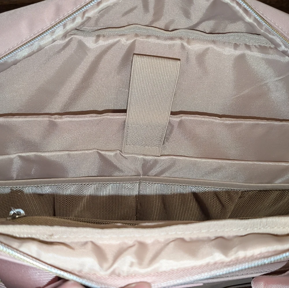 Light Flight Laptop Travel Bag Zipper Close in Blush Pink